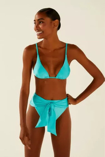 Descubre el estilo único de la moda de playa con Água de Coco.