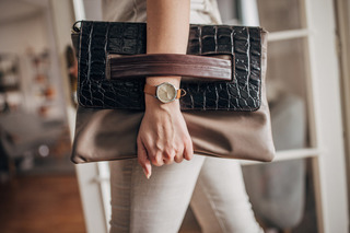 conozca todo sobre las bolsas guess