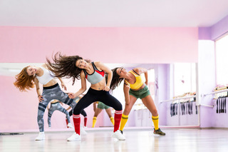 Pantalones bailarina: elegancia y movimiento en una sola pieza