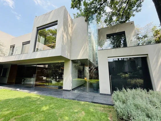 Exclusiva Residencia De Diseño De Antonio Farré En San Jerónimo Lídice