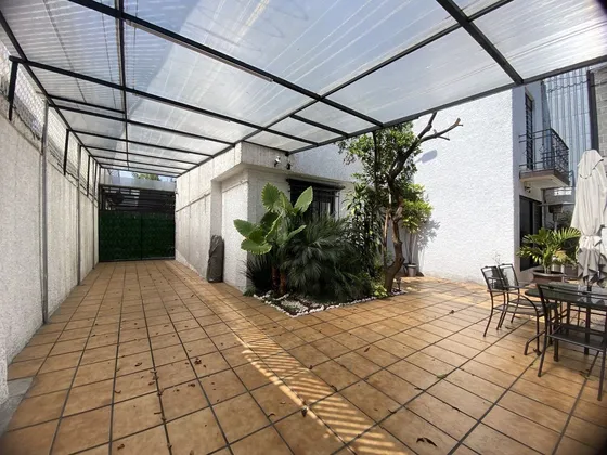 Casa Con Uso De Suelo En Renta
