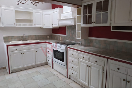 Casa En Venta Ubicada En Una De Las Zonas Más Exclusivas De La Ciudad. ¡imagina Vivir Rodeado ...