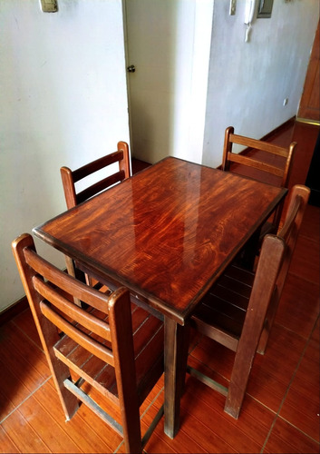 Juego De Mesa Y Sillas X5 (Usado)