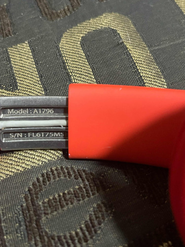 Audífonos Beats Solo 3 Red (Usado)