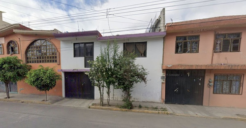 Propiedad Con Excelente Ubicacion En Puebla, 3 Recamaras, 2 Baños, 2 Lugars De Estacionamiento