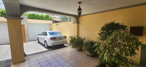 Casa En Venta En Tejeda, Esquina, Tipo Hacienda Mexicana, Terreno 250 M2