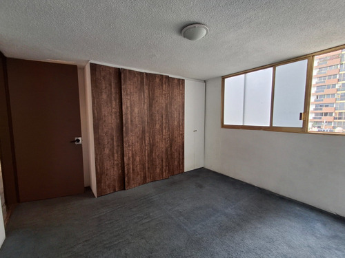 Departamento En Venta En La Del Valle Centro Con Balcón