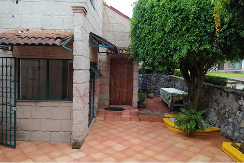 Casa En Venta Ubicada En Una De Las Zonas Más Exclusivas De La Ciudad. ¡imagina Vivir Rodeado ...