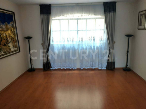 Casa En Venta De 4 Recamaras Y Amplio Jardin Cerca De Camino Real A Cholula