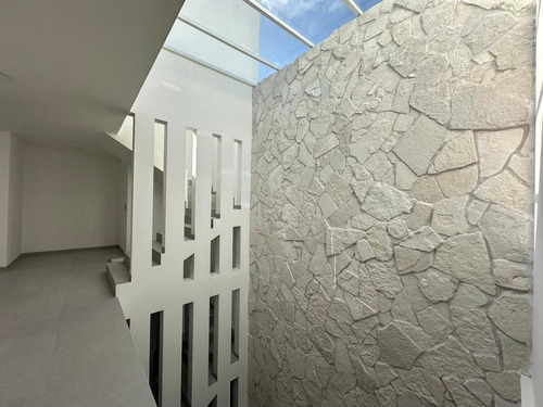 Preciosa Casa En Zibatá, Sótano, 4 Recámaras, Estudio, Roof Garden