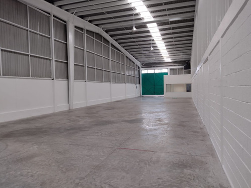 Bodega Con Excelente Ubicación, Uso De Suelo Industrial, Entrada Para Tráiler