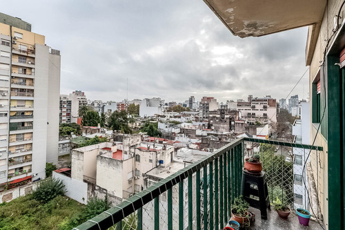 Departamento 2 Ambientes Con Balcón Al Frente En San Cristóbal
