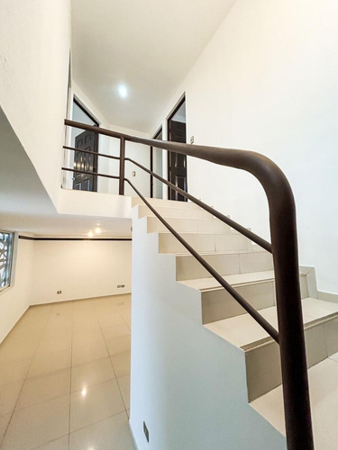 Casa En Venta Fraccionamiento San Pedro Cholula Momoxpan La Carcaña