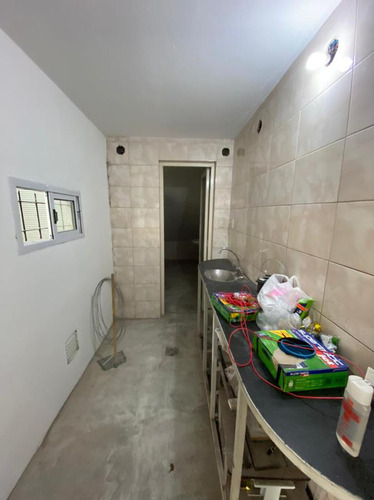 Galpón De Losa 220 M² Cub, - 2 Baños - Oficina - Patio - Haedo