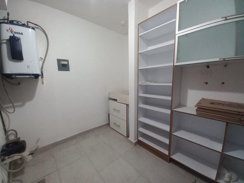 Hermoso Departamento Entre El Refugio Y Zibata, 2 Recámaras, 2 Baños, 2 Autos