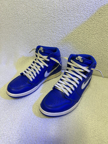 Tenís Jordan 1 Retro High Hyper Royal Blue (Usado)