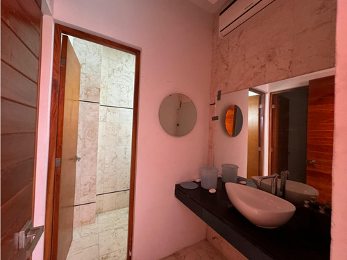 Venta, Propiedad En Avenida Cámara De Comercio, Ideal Para Negocio
