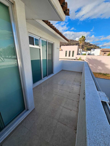 Casa En Venta Inmejorable Ubicación En Corregidora