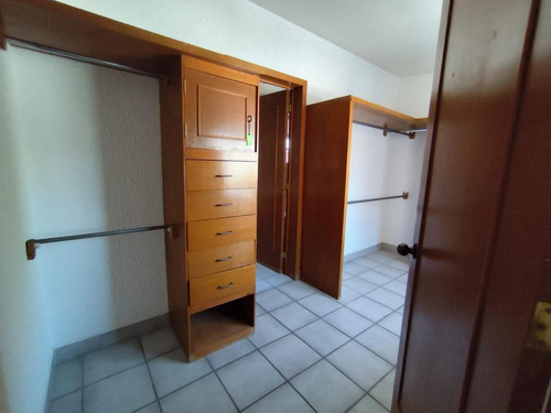 Casa En Renta En Querétaro, Tejeda Corregidora. Ideal Para Oficina A Puerta Cerrada.