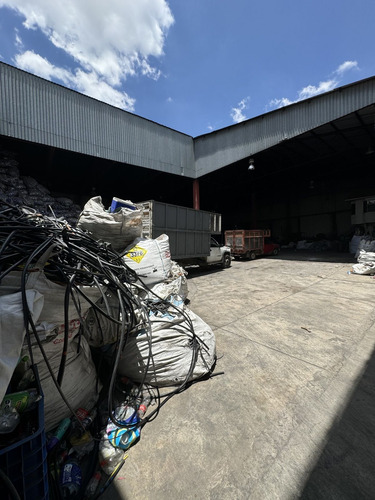 Bodega Comercial Venta, Súper Ubicada A La Entrada De Ecatepec De Morelos Bgv285