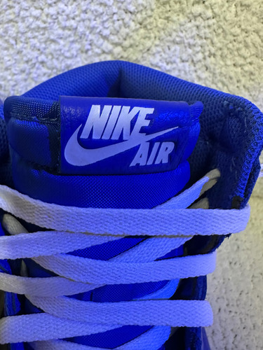 Tenís Jordan 1 Retro High Hyper Royal Blue (Usado)