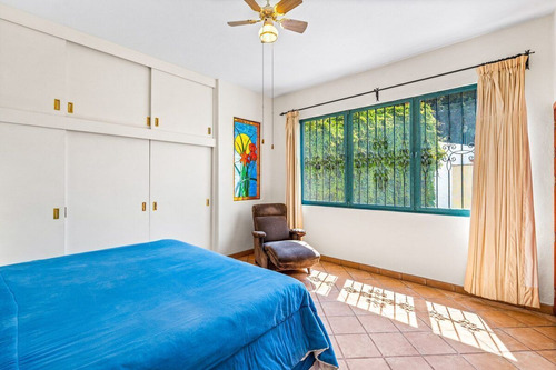 Casa En El Centro De San Miguel En Venta - 2 Recámaras, Terraza Y Amueblada