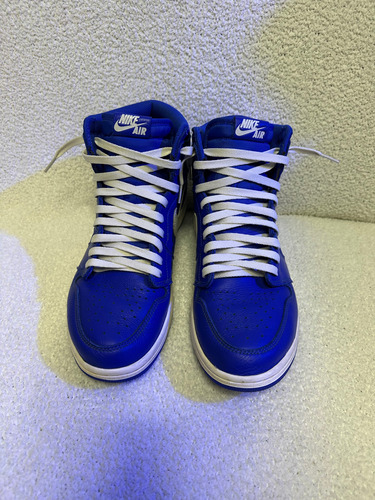 Tenís Jordan 1 Retro High Hyper Royal Blue (Usado)