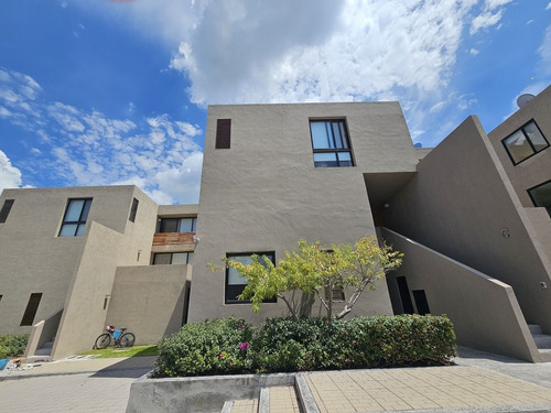 Departamento En Venta En Zibata, Inspira, Planta Alta De 2 Pisos